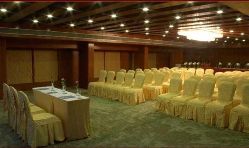 The Shelton Grand Hotel Bangalore Exteriör bild