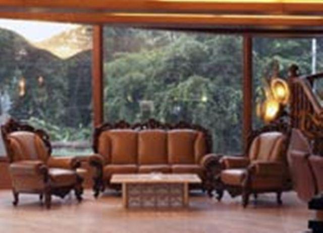 The Shelton Grand Hotel Bangalore Exteriör bild
